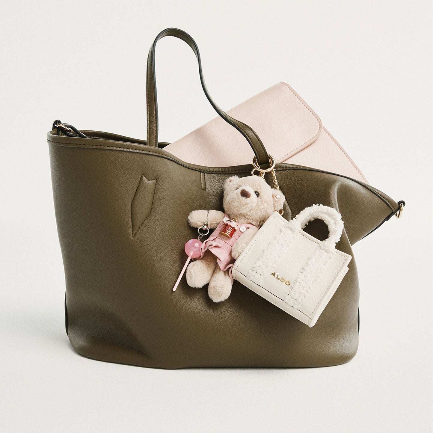 Everythingtotee in Khaki - Tote bag - Khaki