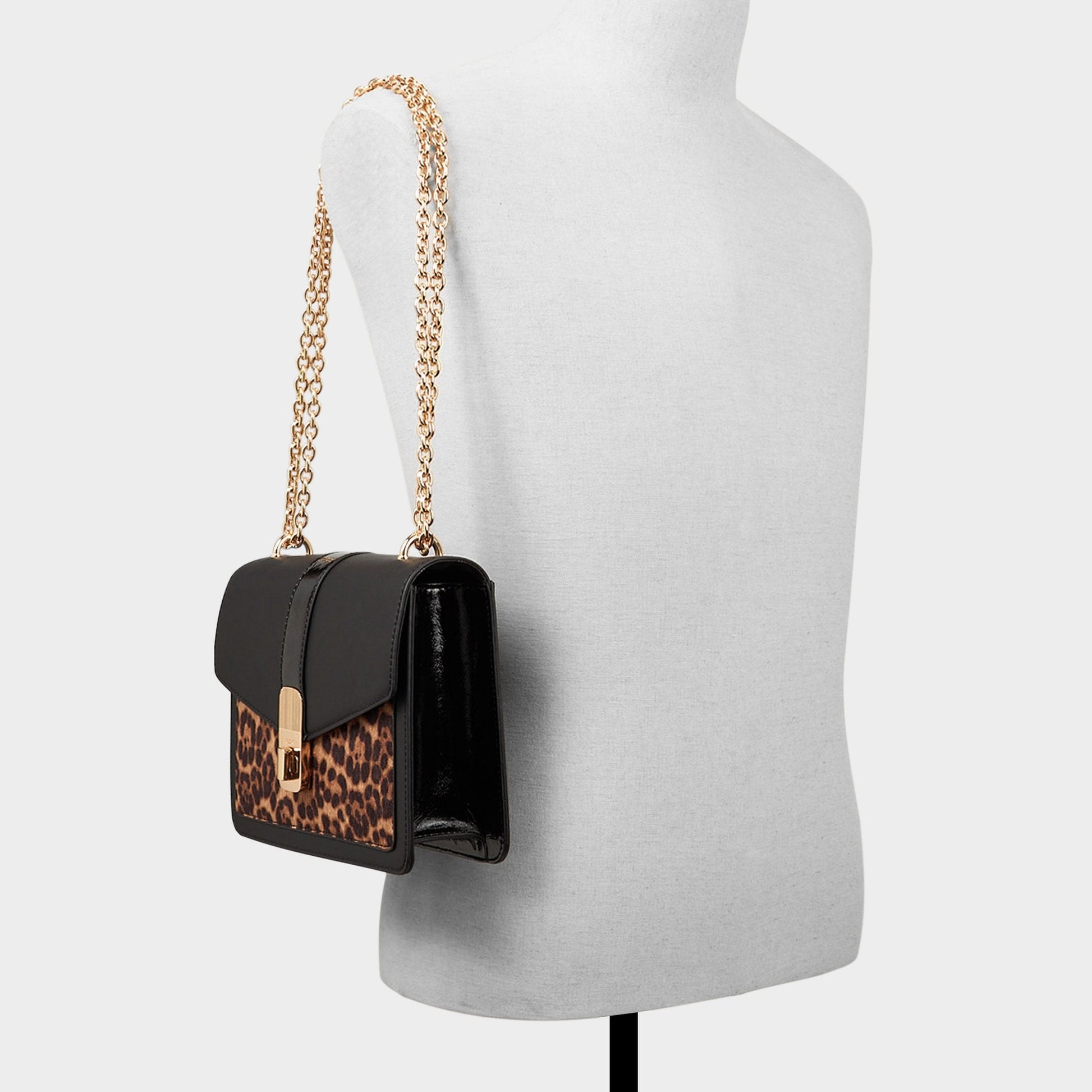 Soii in Black -  - Black