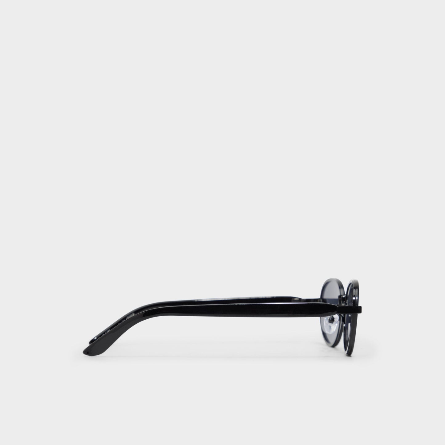 Alicee in Black - Oval sunglasses - Black
