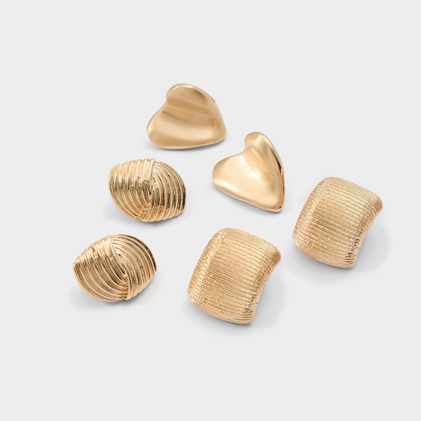 Buttons in Gold - Button earrings - Gold