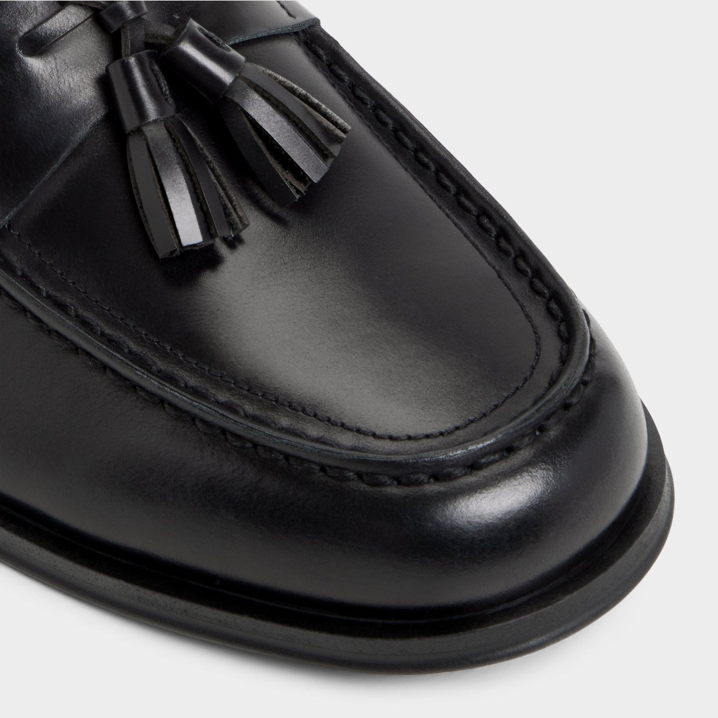 Lionel in Black - Loafer - Black