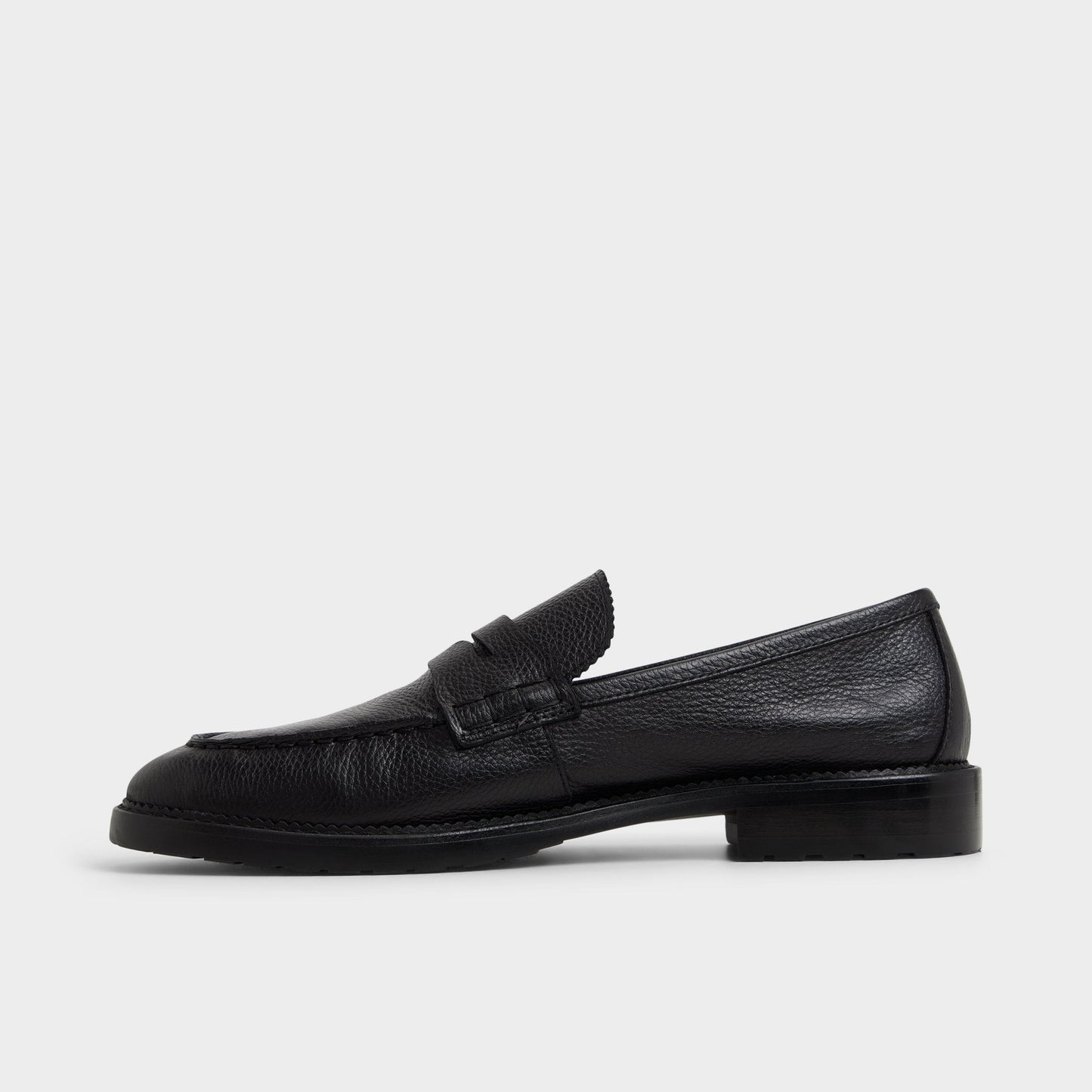 Melvillee in Open Black - Loafer - Open black