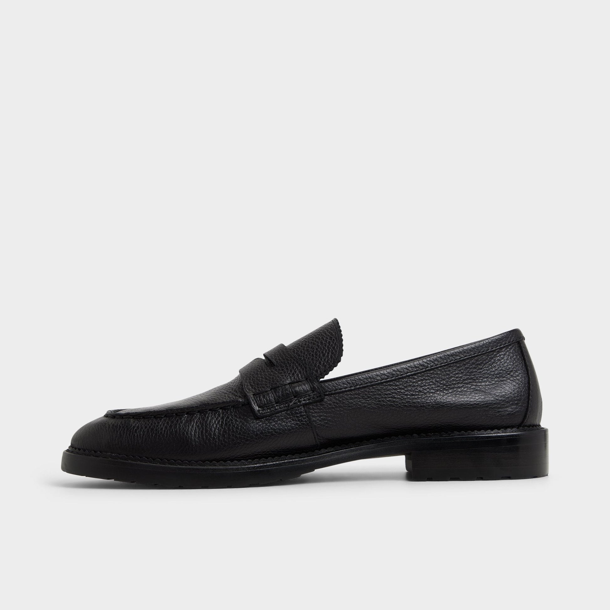 Melvillee in Open Black - Loafer - Open black