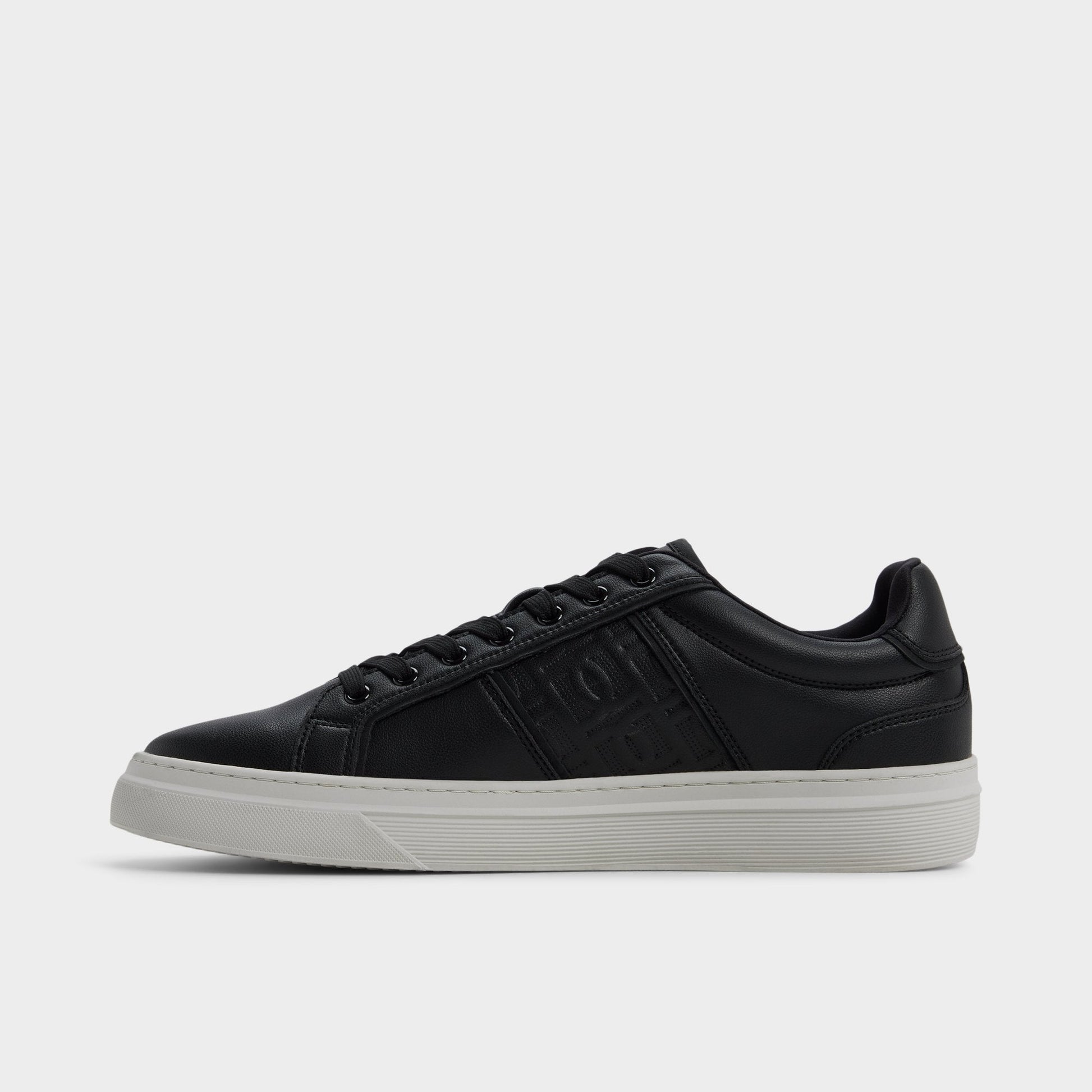 Courtline in Black Black 14253819 - Low top sneaker, Cup sole - Black/black