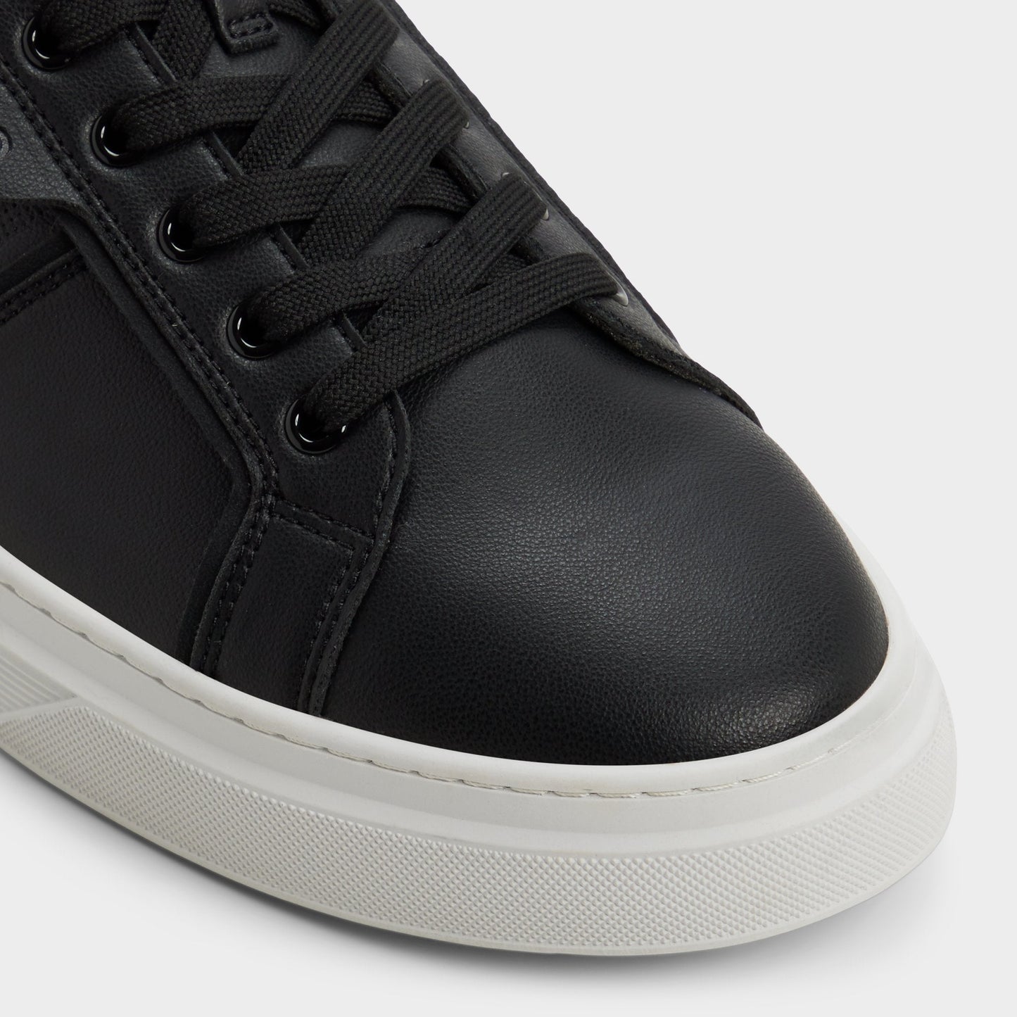 Courtline in Black Black 14253819 - Low top sneaker, Cup sole - Black/black