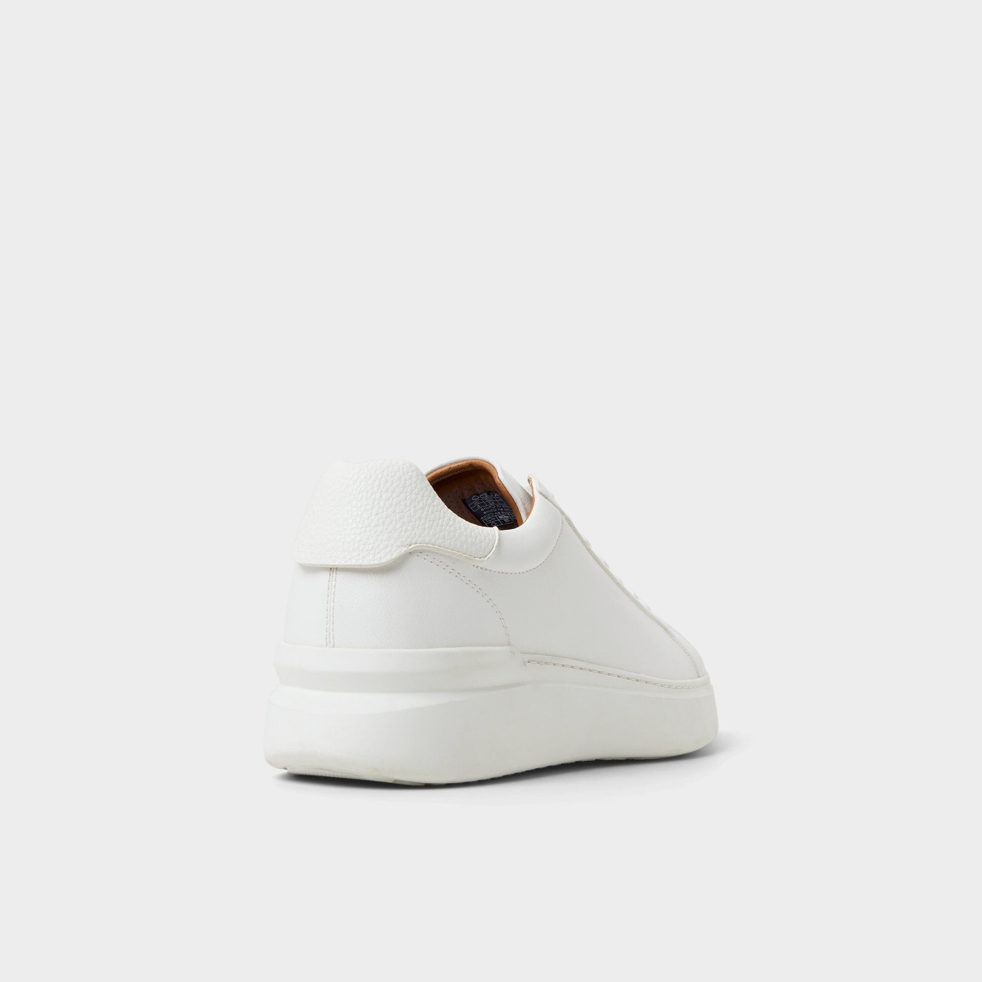 Toddy in White - Low top sneaker - White