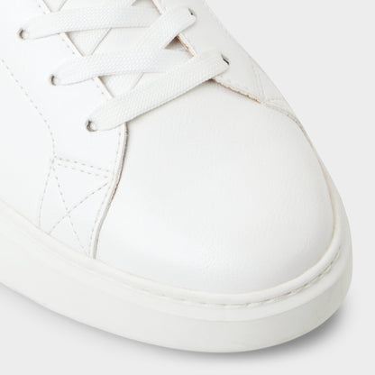Toddy in White - Low top sneaker - White