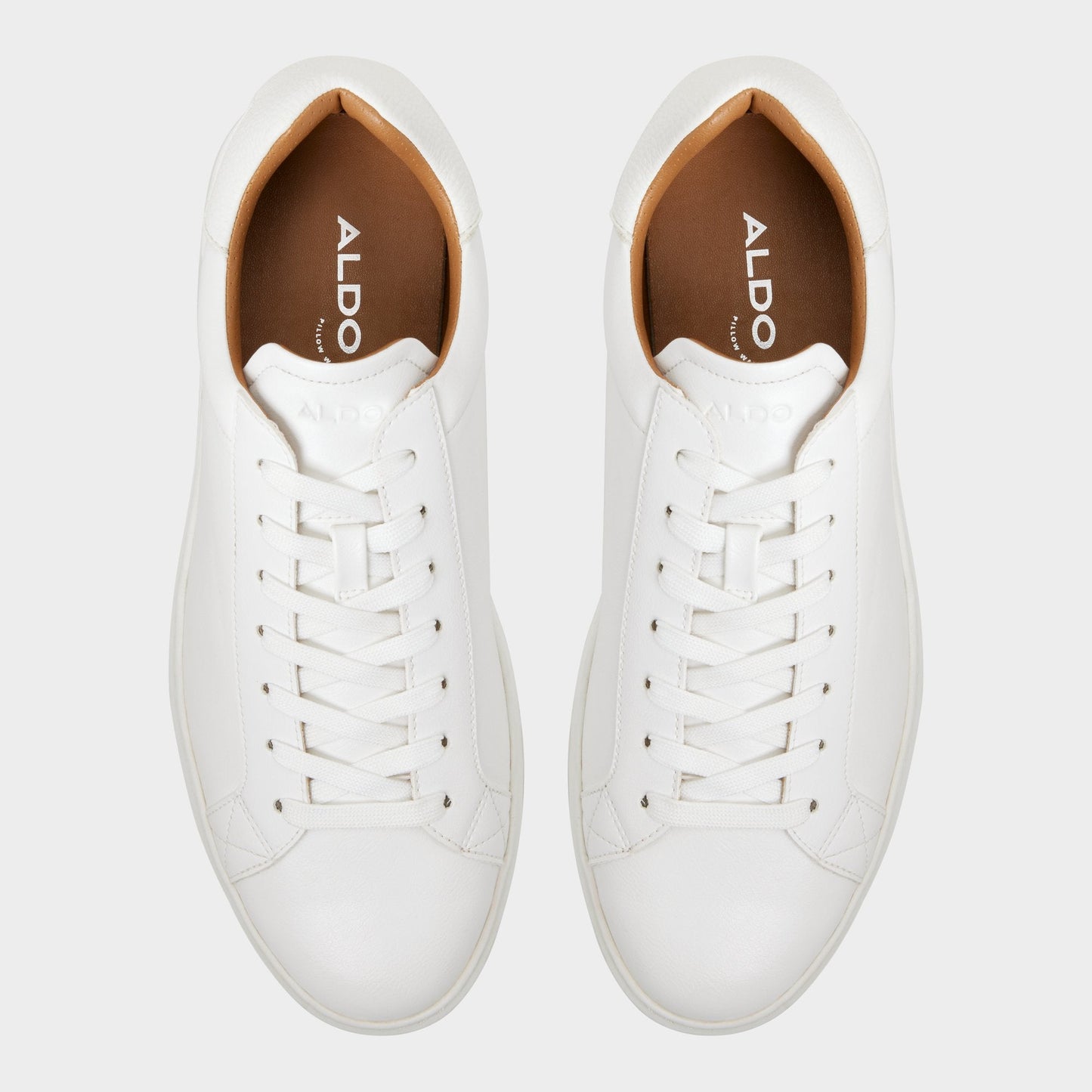 Toddy in White - Low top sneaker - White