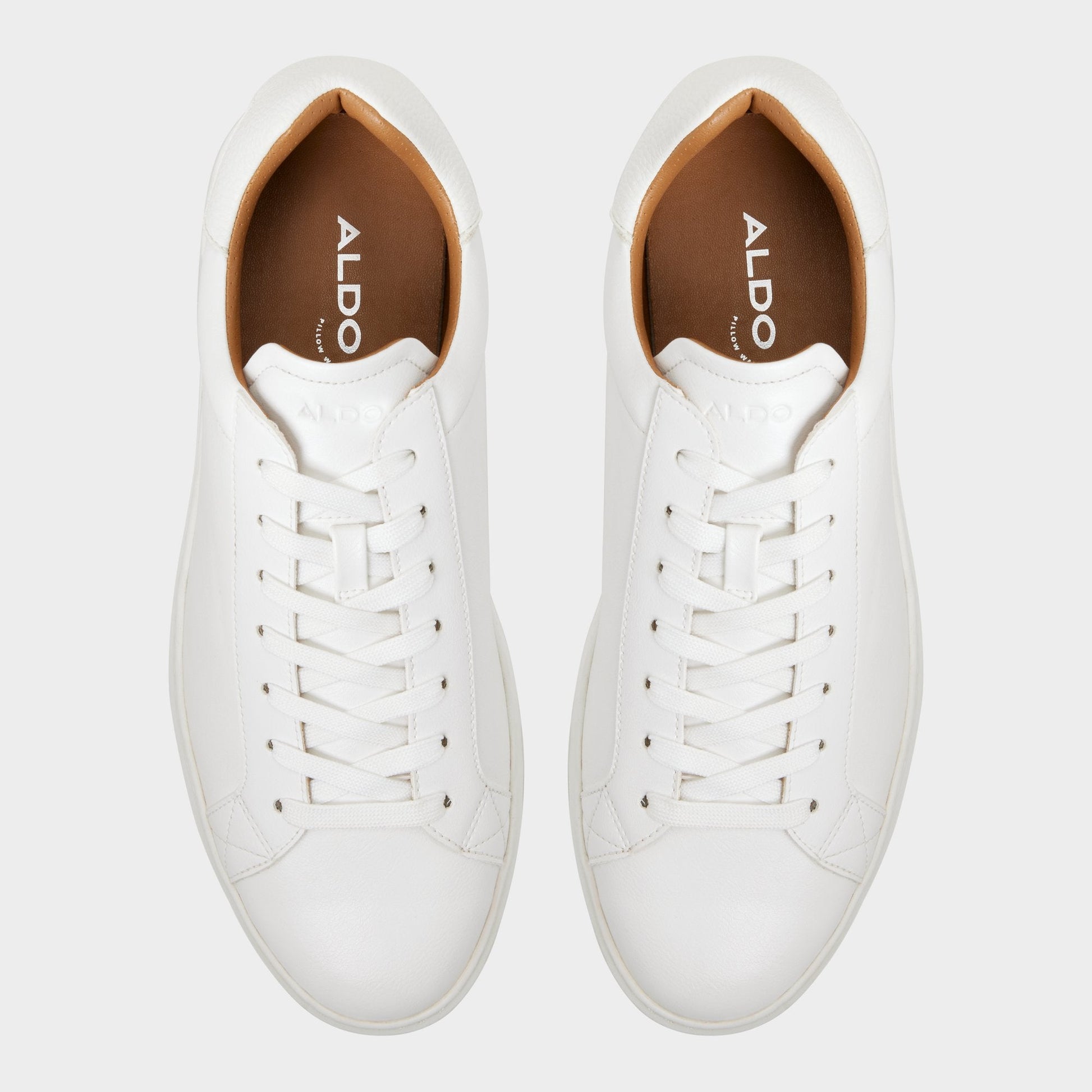 Toddy in White - Low top sneaker - White