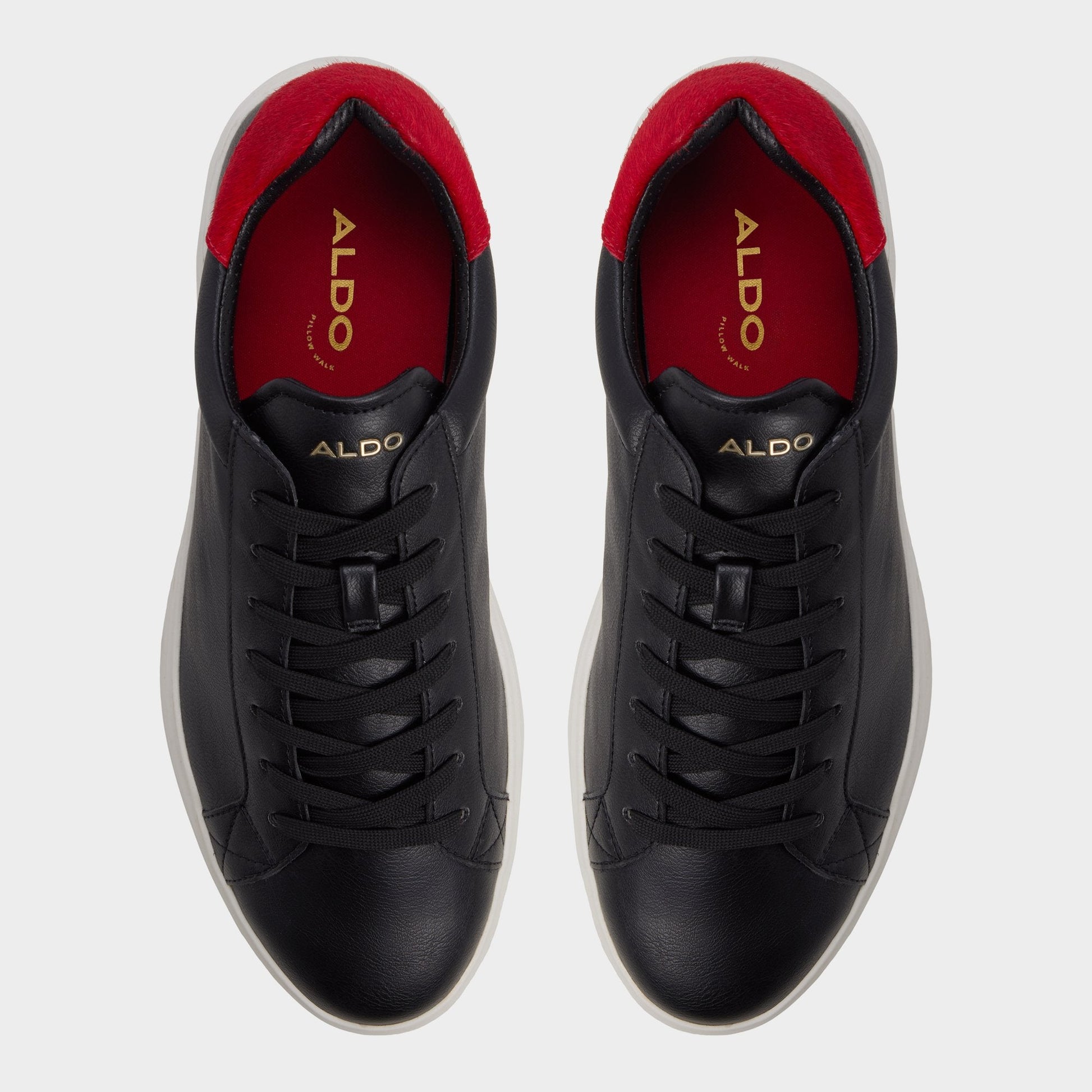 Rohan in Black - Low top sneaker - Black
