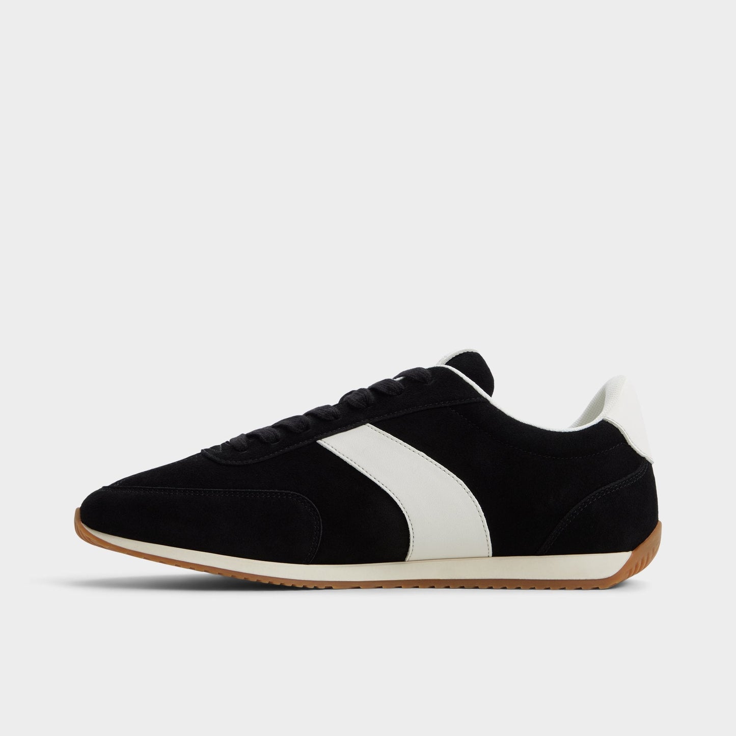 Nathaniell in Black - Low top sneaker, Cup sole - Black