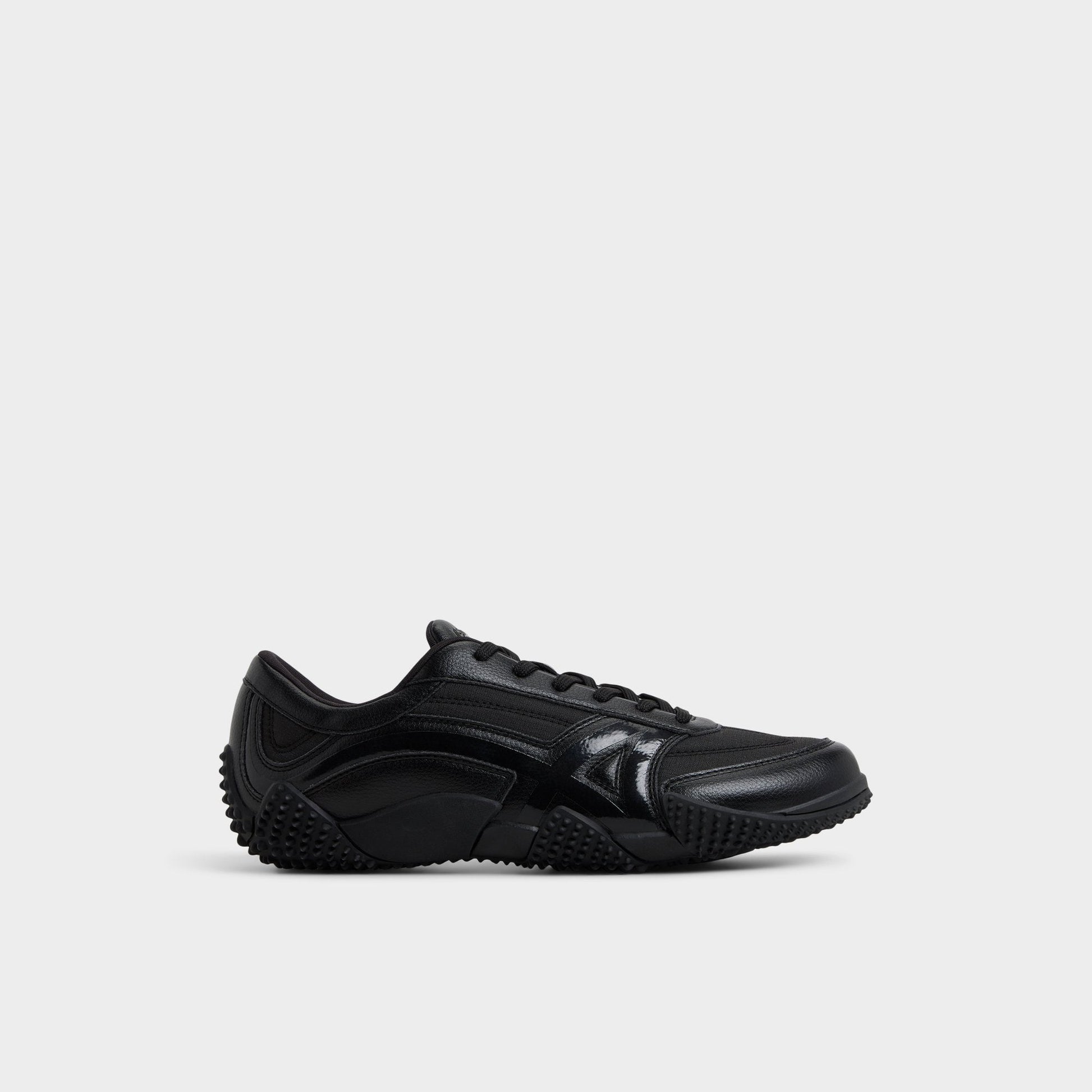 Drive in Black - Low top sneaker - Black