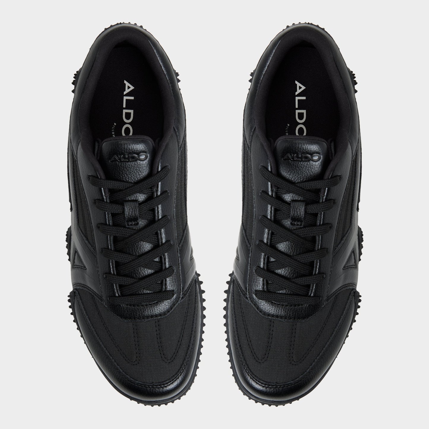 Drive in Black - Low top sneaker - Black