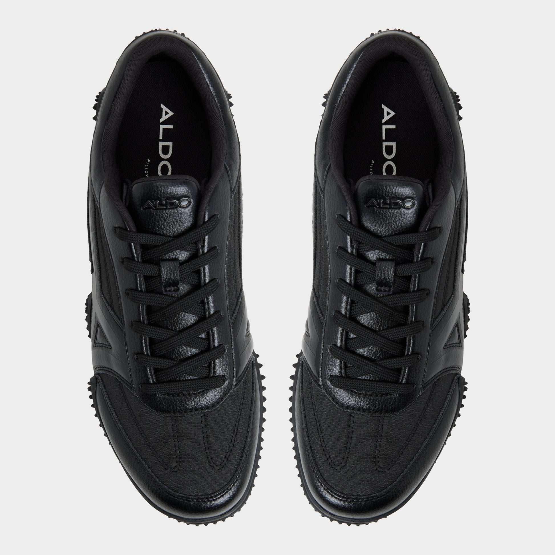 Drive in Black - Low top sneaker - Black