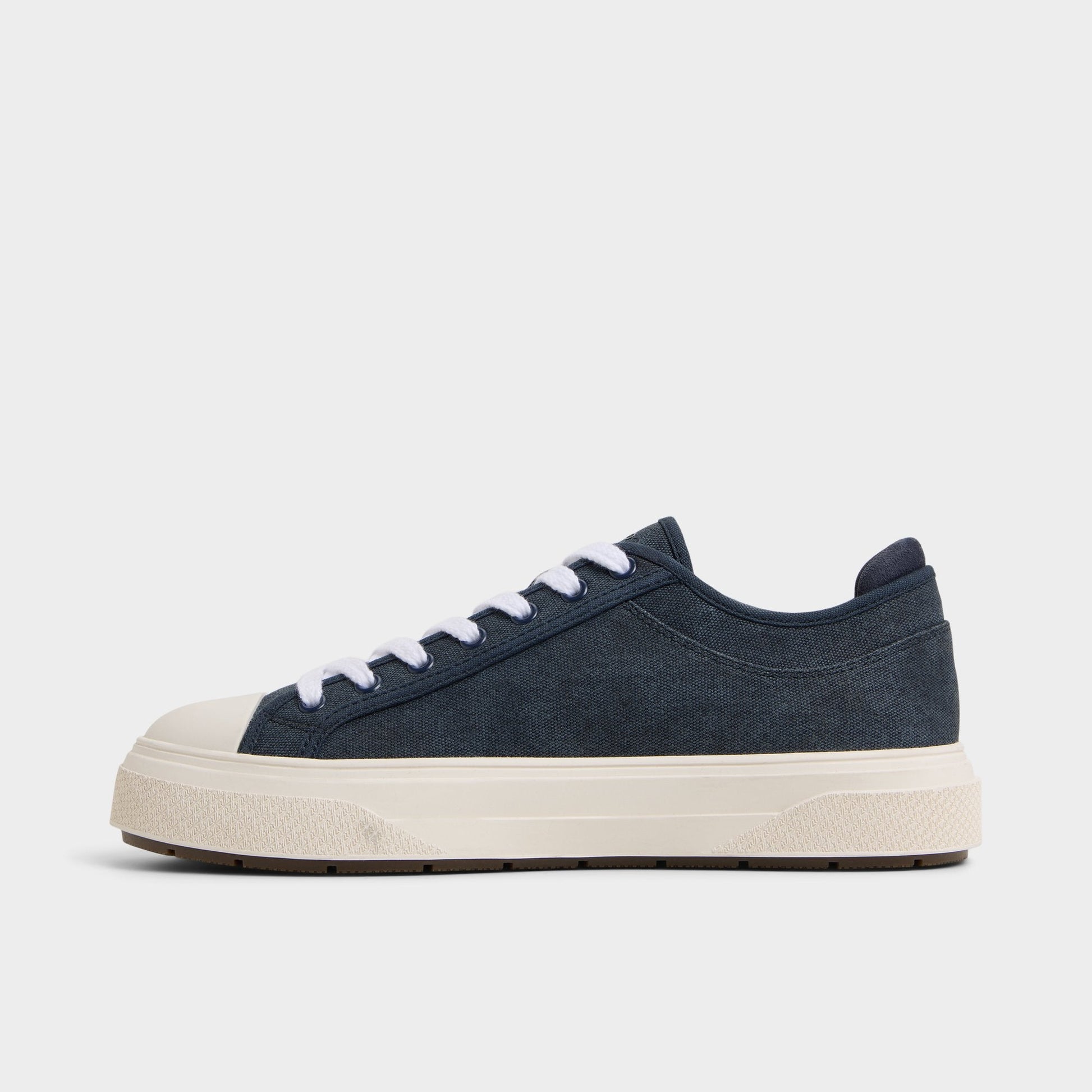 Colin in Navy - Low top sneaker, Cup sole - Navy