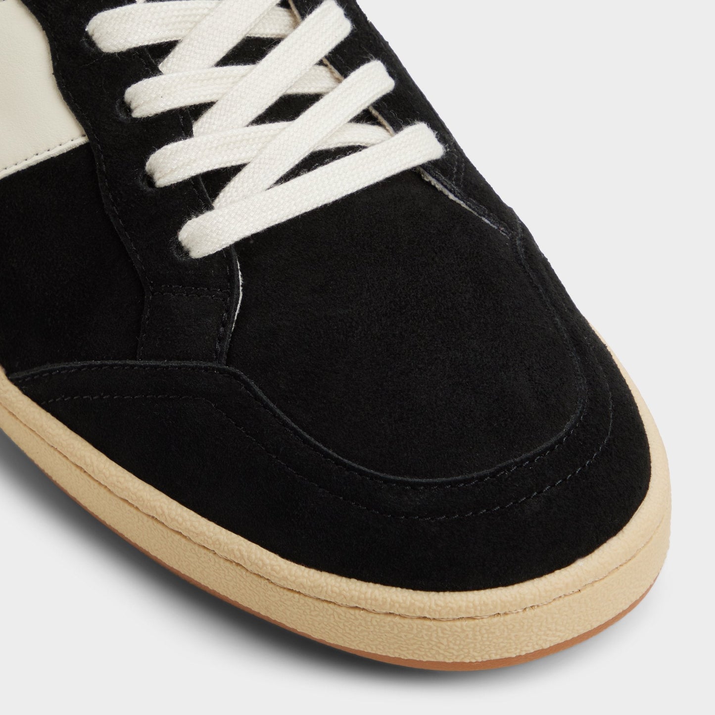 Roscoe in Black 14161308 - Low top sneaker, Cup sole - Black