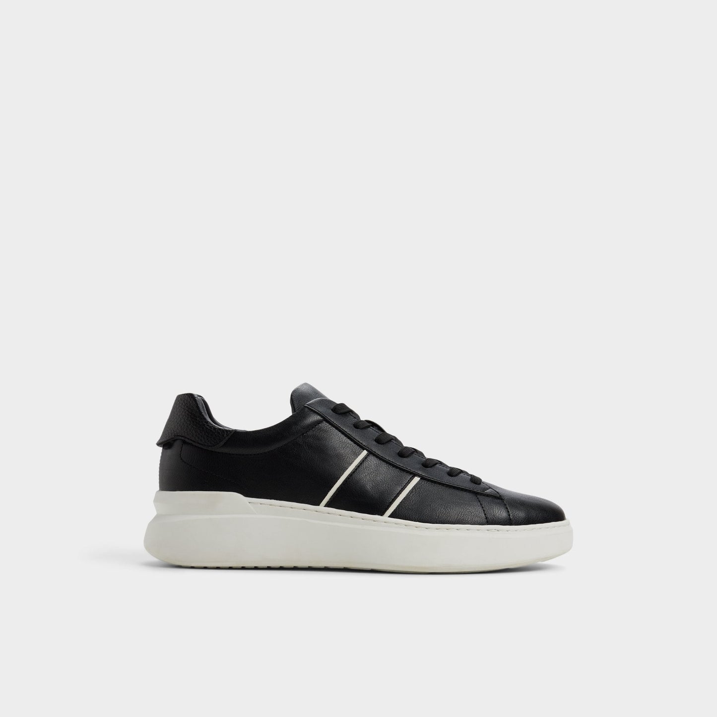 Paxon in Black 14135031 - Low top sneaker - Black