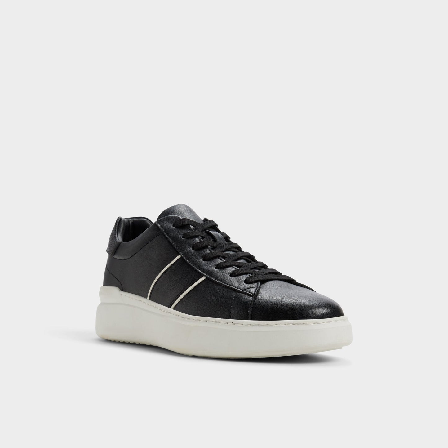 Paxon in Black 14135031 - Low top sneaker - Black