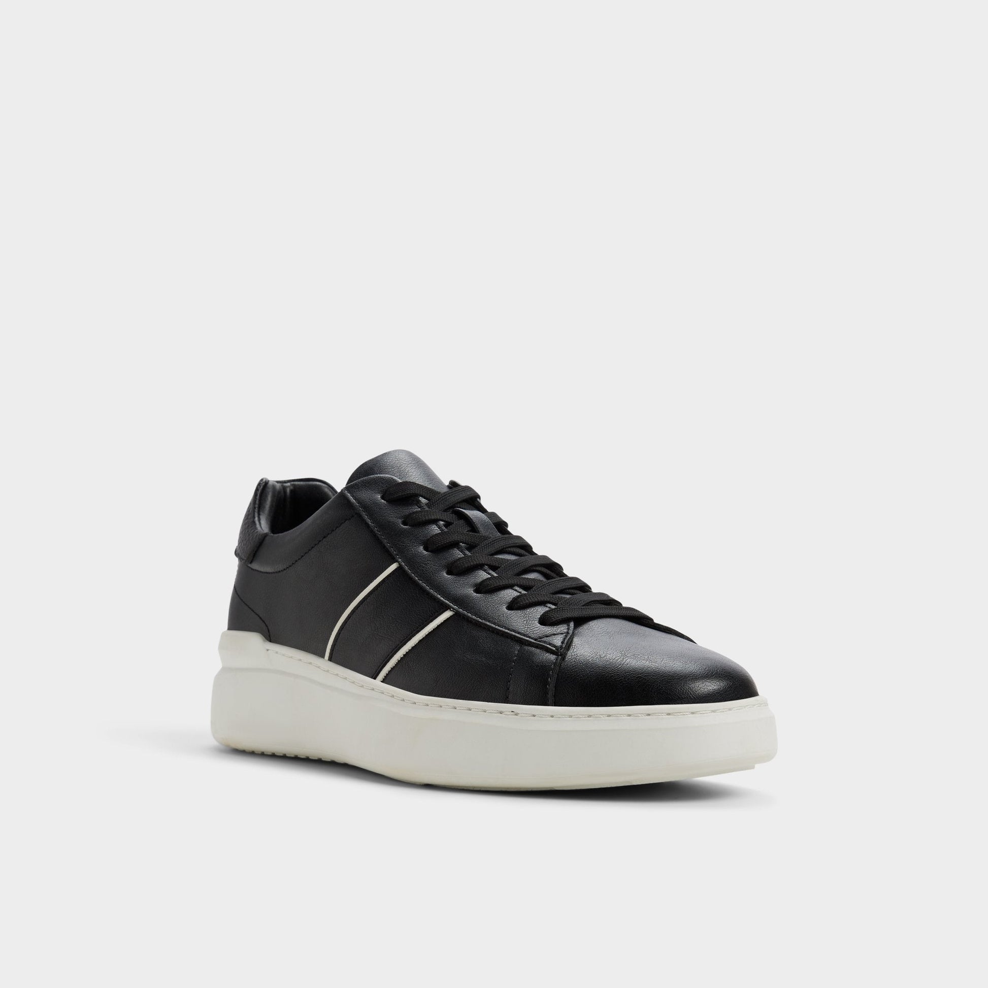 Paxon in Black 14135031 - Low top sneaker - Black