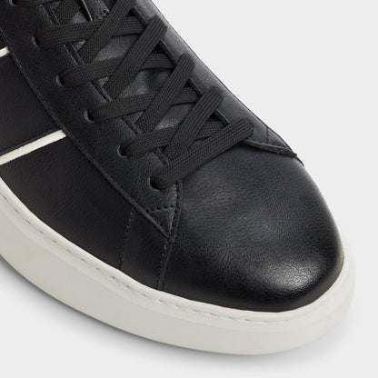 Paxon in Black 14135031 - Low top sneaker - Black