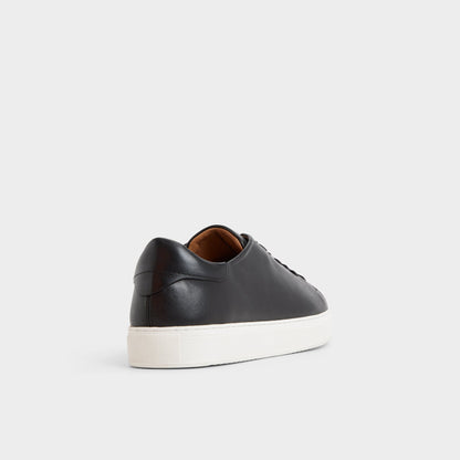 Fonzo in Black - Low top sneaker - Black