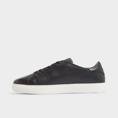 Fonzo in Black - Low top sneaker - Black