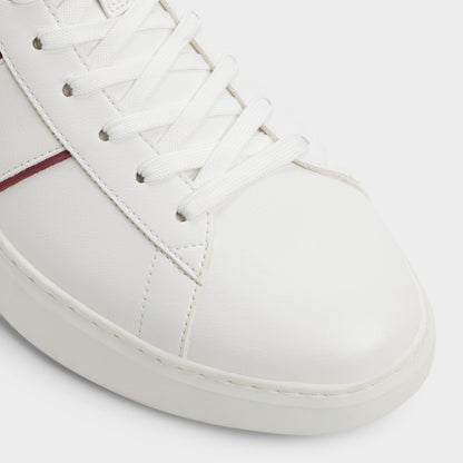 Paxon in White - Low top sneaker - White