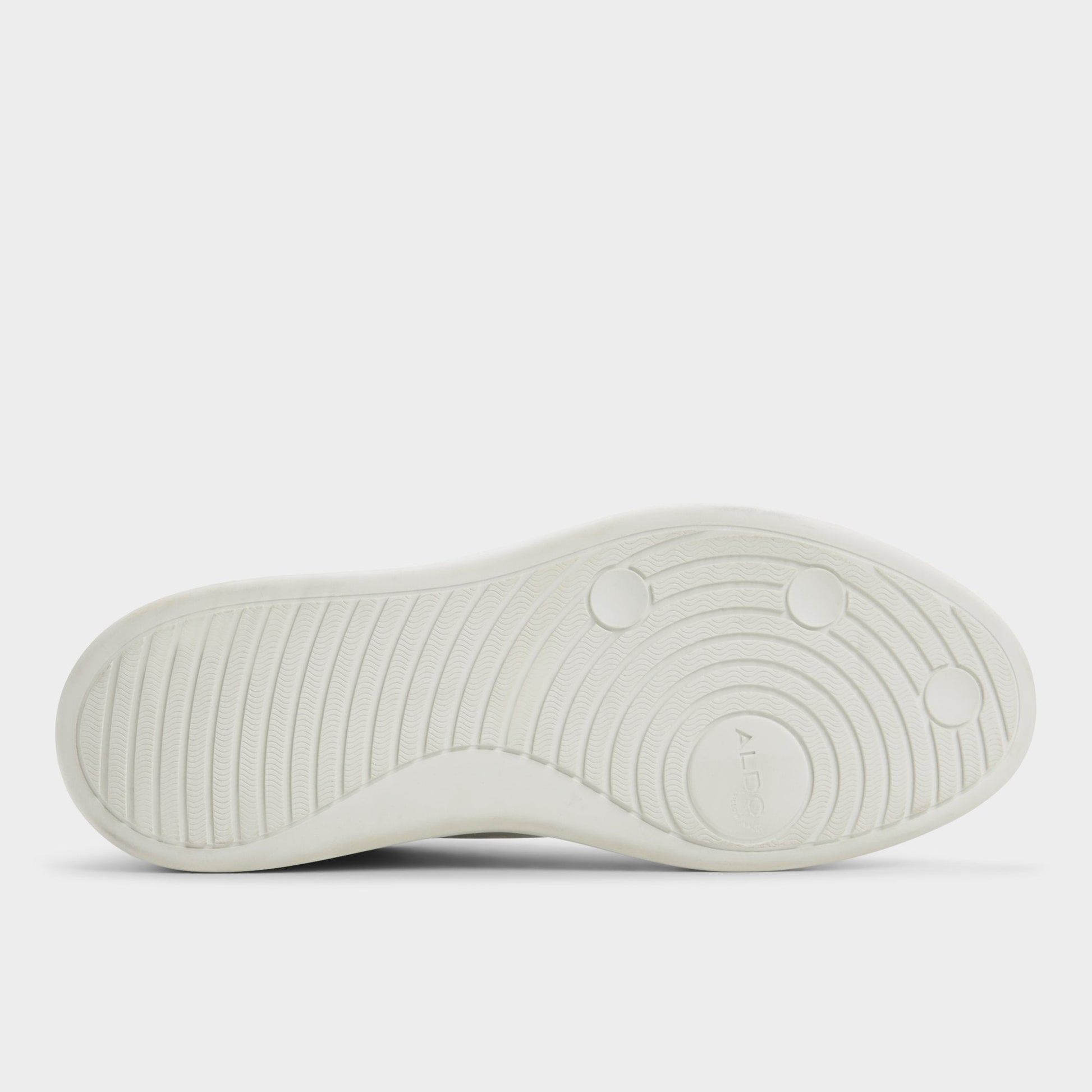 Paxon in White - Low top sneaker - White