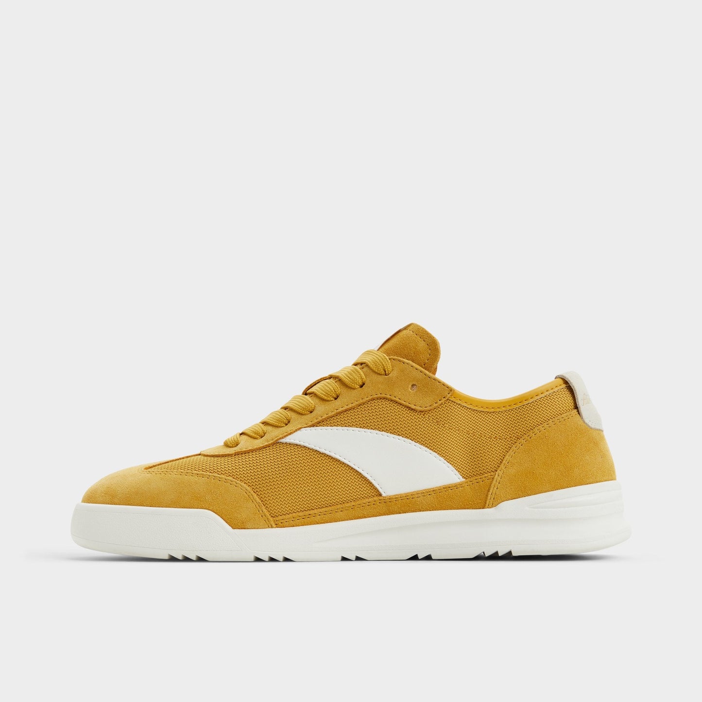 Clubmtl Medium Yellow Men's Low top - Low top sneaker - Medium Yellow