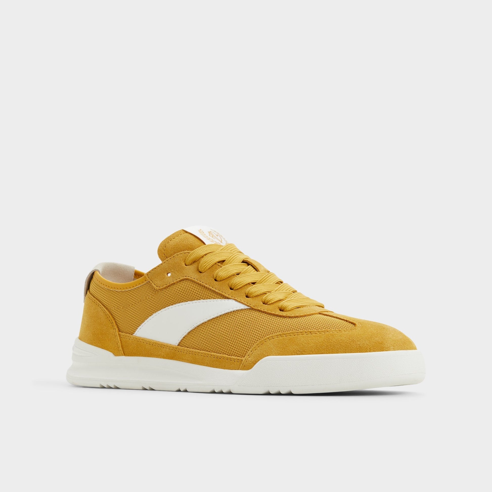 Clubmtl Medium Yellow Men's Low top - Low top sneaker - Medium Yellow