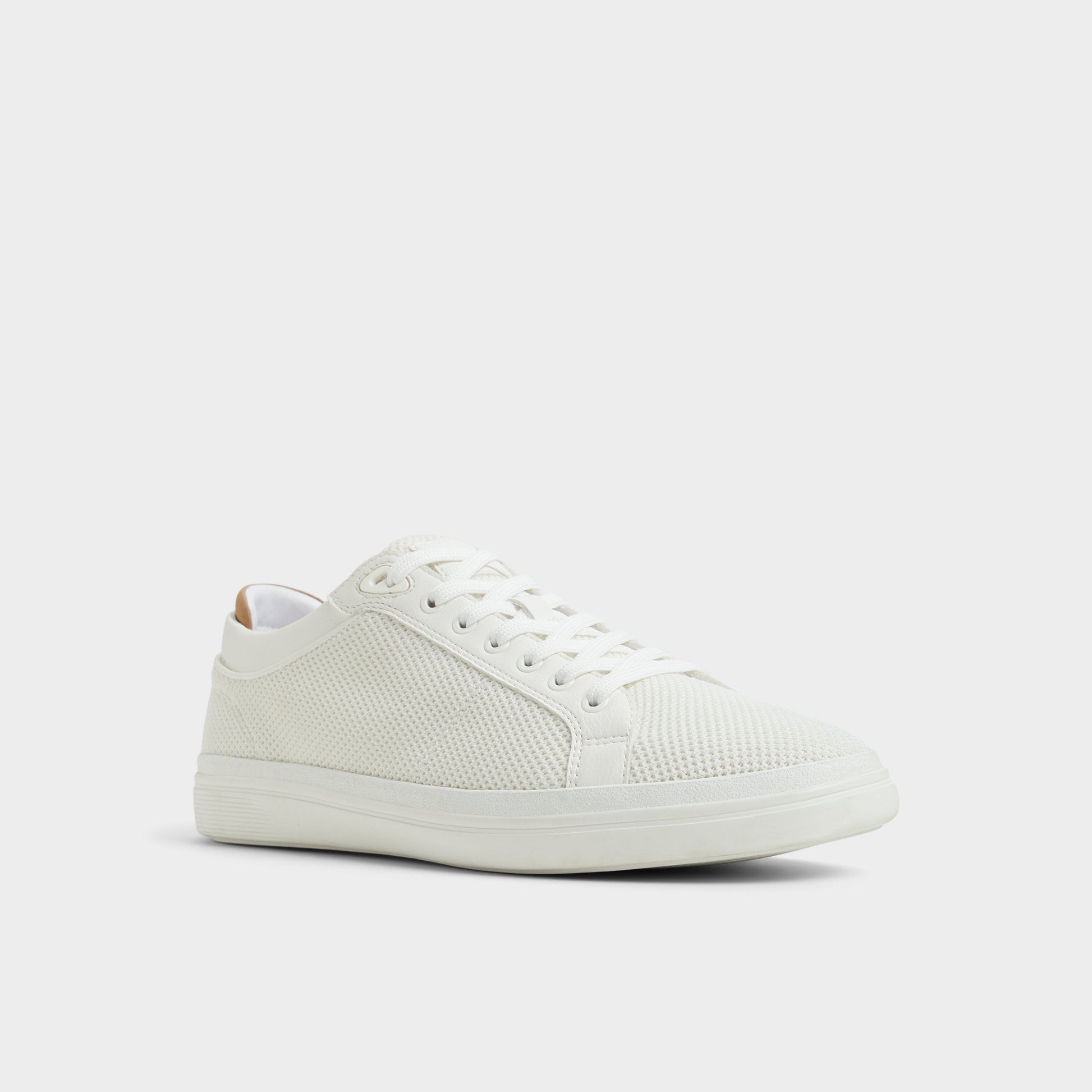 Finespec White Men's Low top - Low top sneaker - White