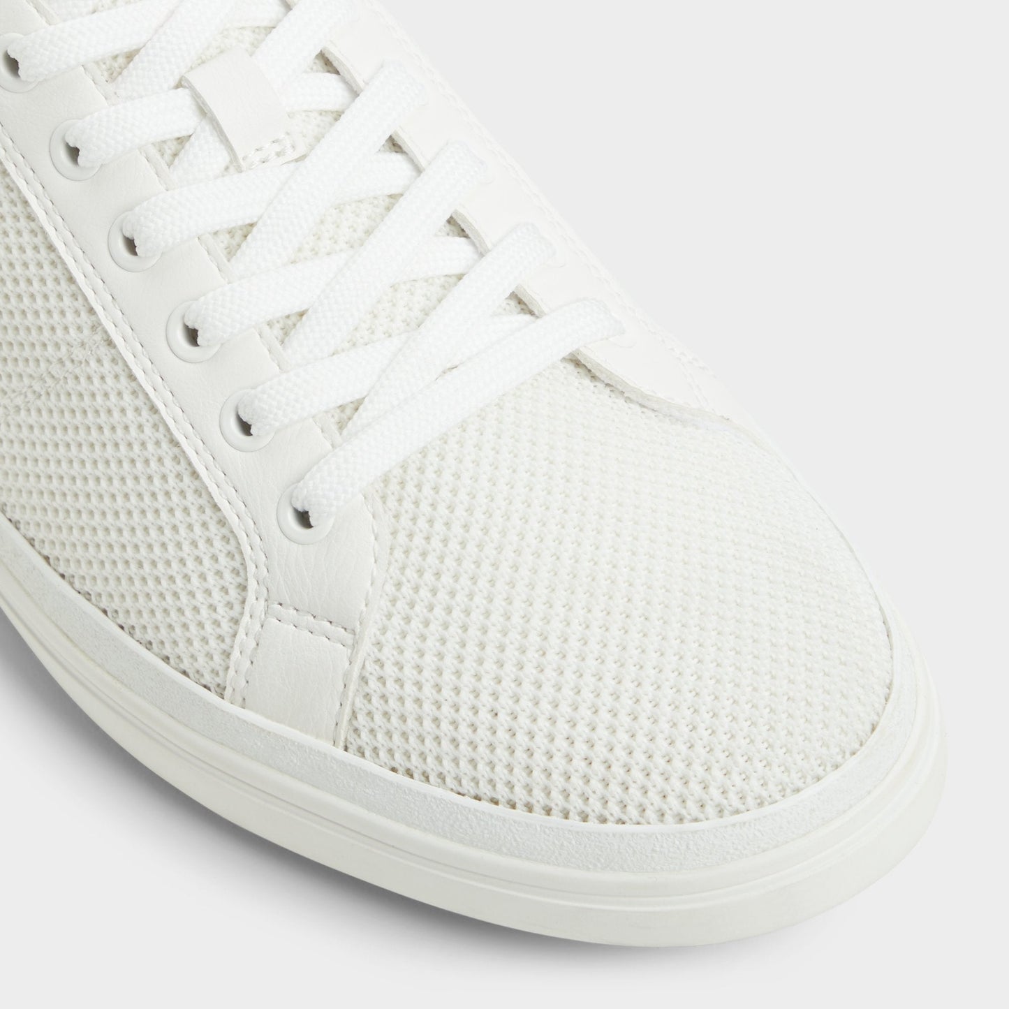 Finespec White Men's Low top - Low top sneaker - White