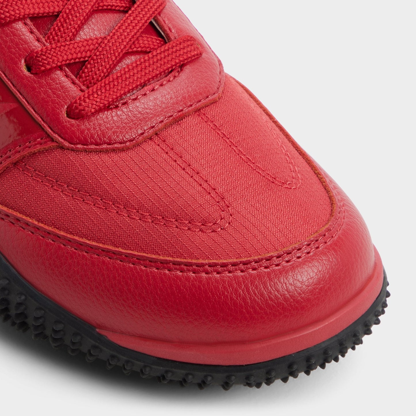 Drive in Red - Low top sneaker - Red