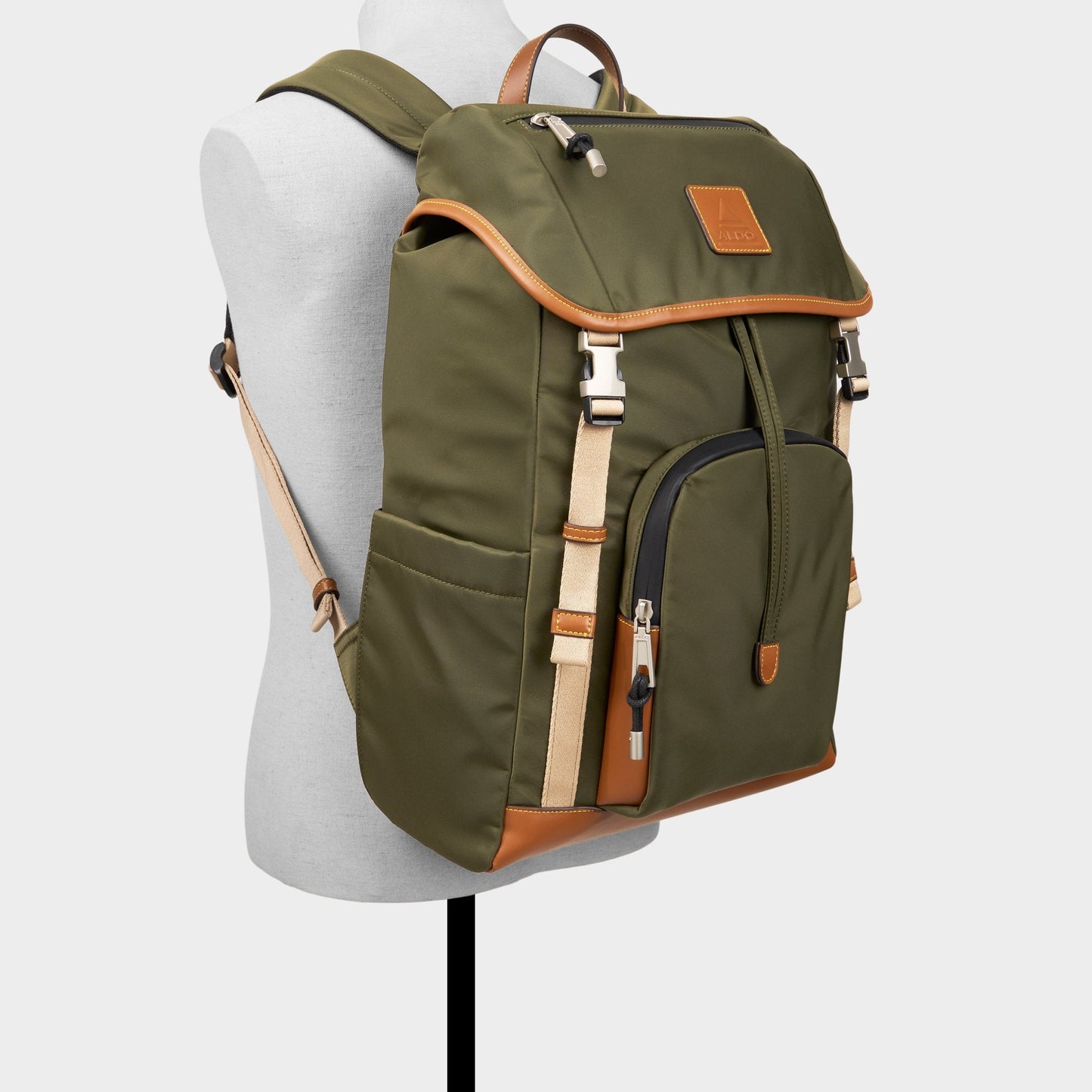 Edoedienn in Khaki - Backpack - Khaki